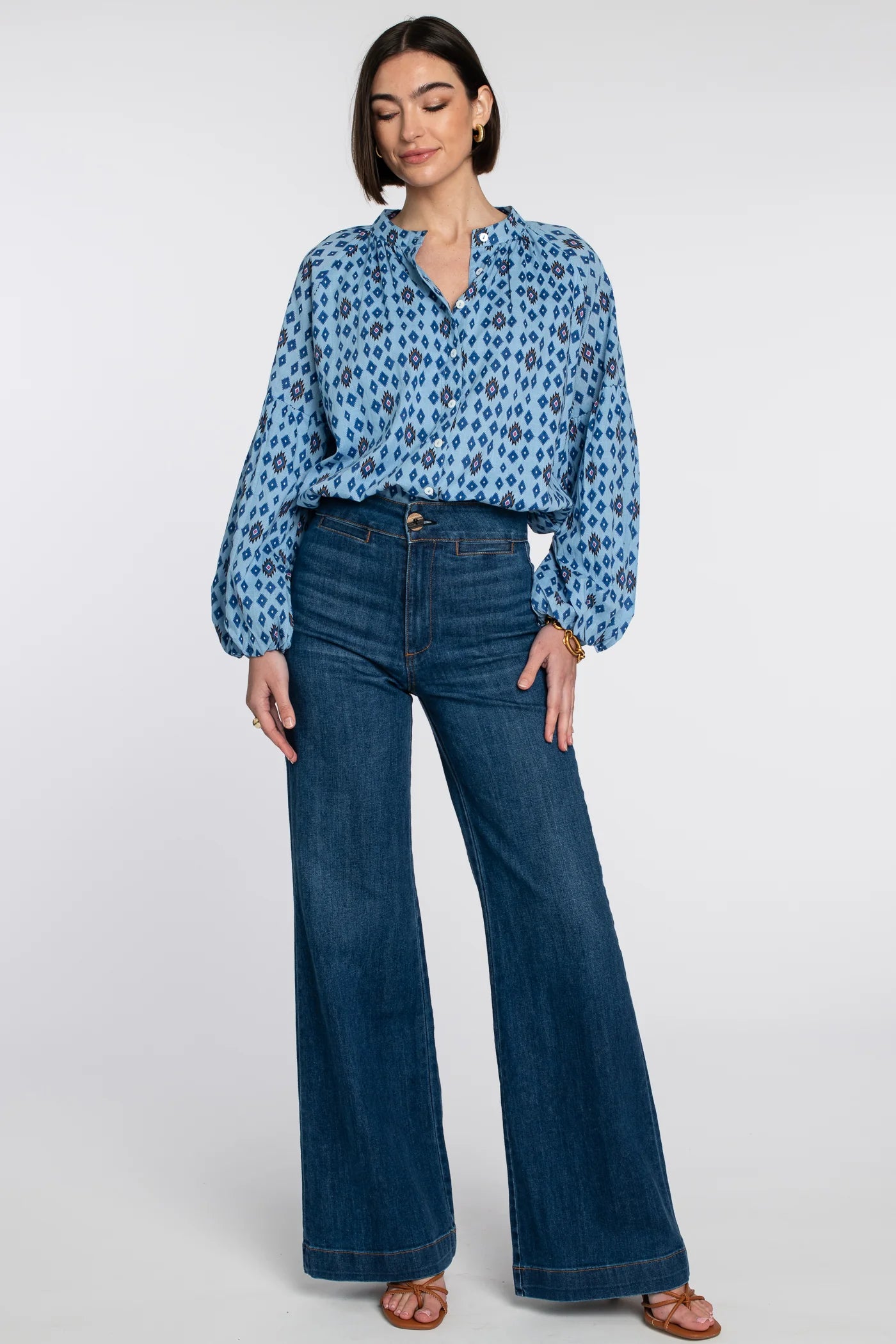 ELIZABETH JAMES THE LABEL EMORY BLOUSE Chic Square Blouse
