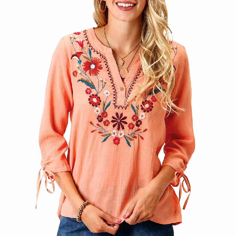 Roper Women's Floral Embroidered Peasant Blouse Classic Minimalist Blouse