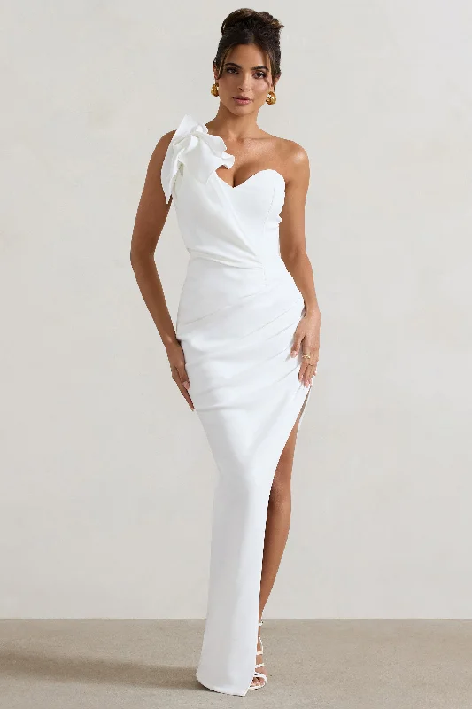 Esther | White Wrap Maxi Dress With Corsage Fashionable Off-Shoulder Maxi Dress