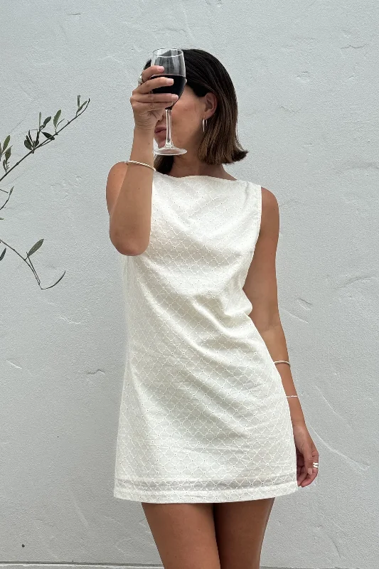 Porto Eyelet Mini Dress Natural Stylish Sweetheart Neck Mini Dress