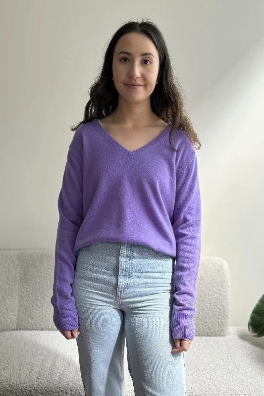 Grace Cashmere V-Neck Jumper - Lilac Hooded Sweater Collared Sweater Shawl Collar