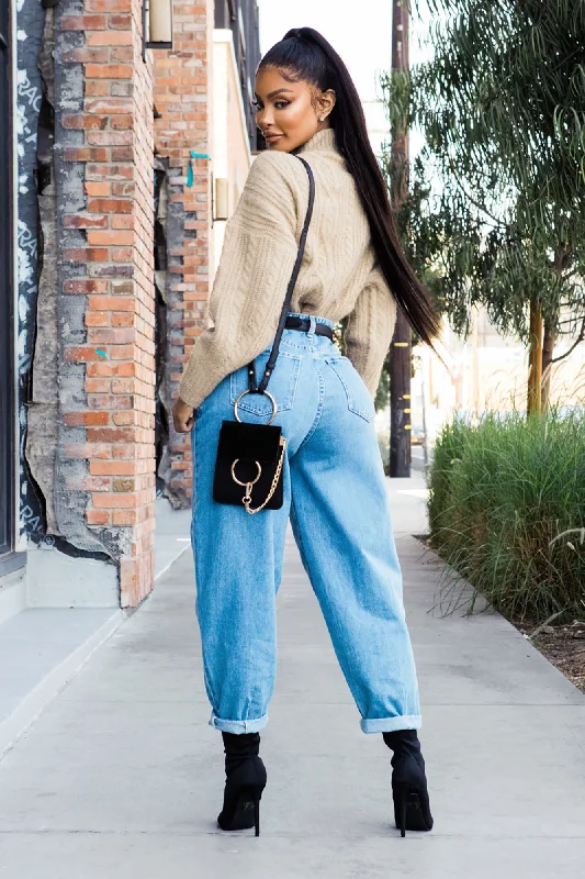 Daydreaming High Rise Mom Jeans - Medium Wash Stylish High-Rise Mom Jeans