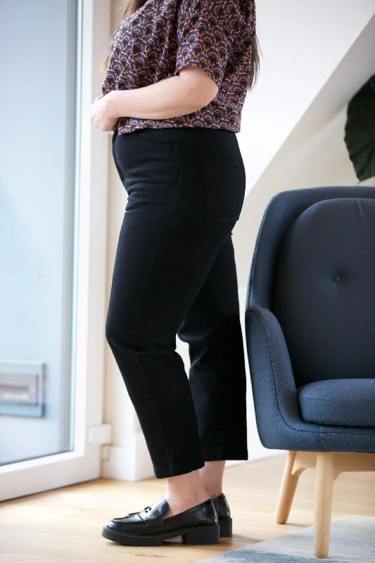 Prairie Underground Barrel Jean in Black Stylish High-Waist Skinny Denim