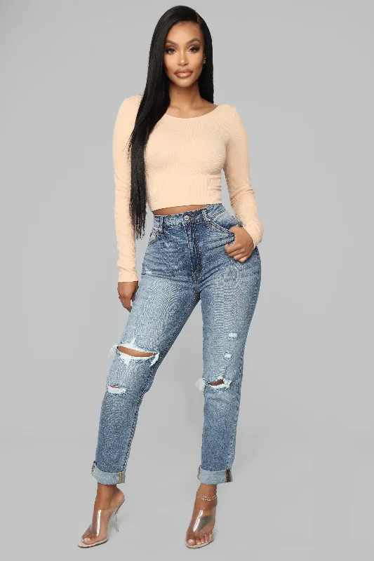 Teisha Distressed Boyfriend Jeans - Medium Blue Wash Elegant Wide-Leg Jeans